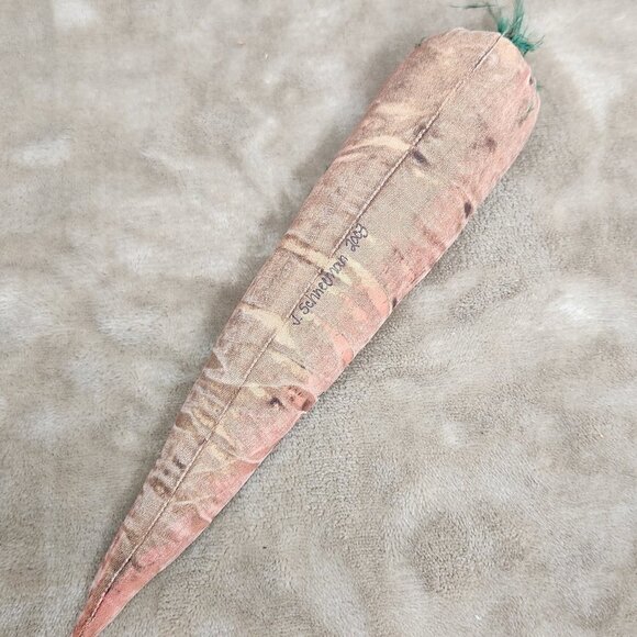 Vintage Folk Art Carrot by Schneeman - Picture 2 of 4